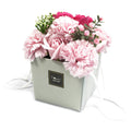 Boeket van zeepbloemen met rozen en anjers